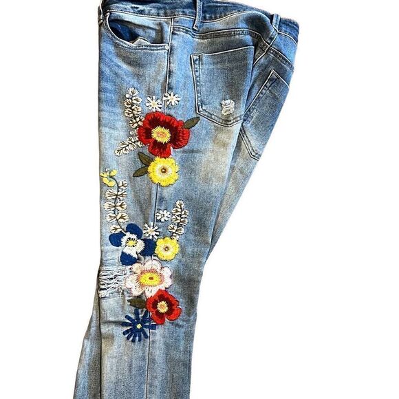 Rocks & Indigo - Lightly Tattered Denim - Medium - Picture 4 of 6